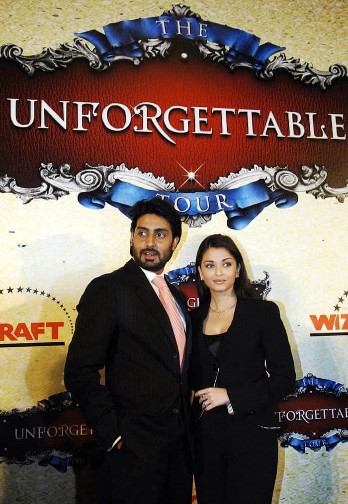 Abhishek Gets 10/10 For This Pic With Aishwarya to Celebrate 9th Anniversary