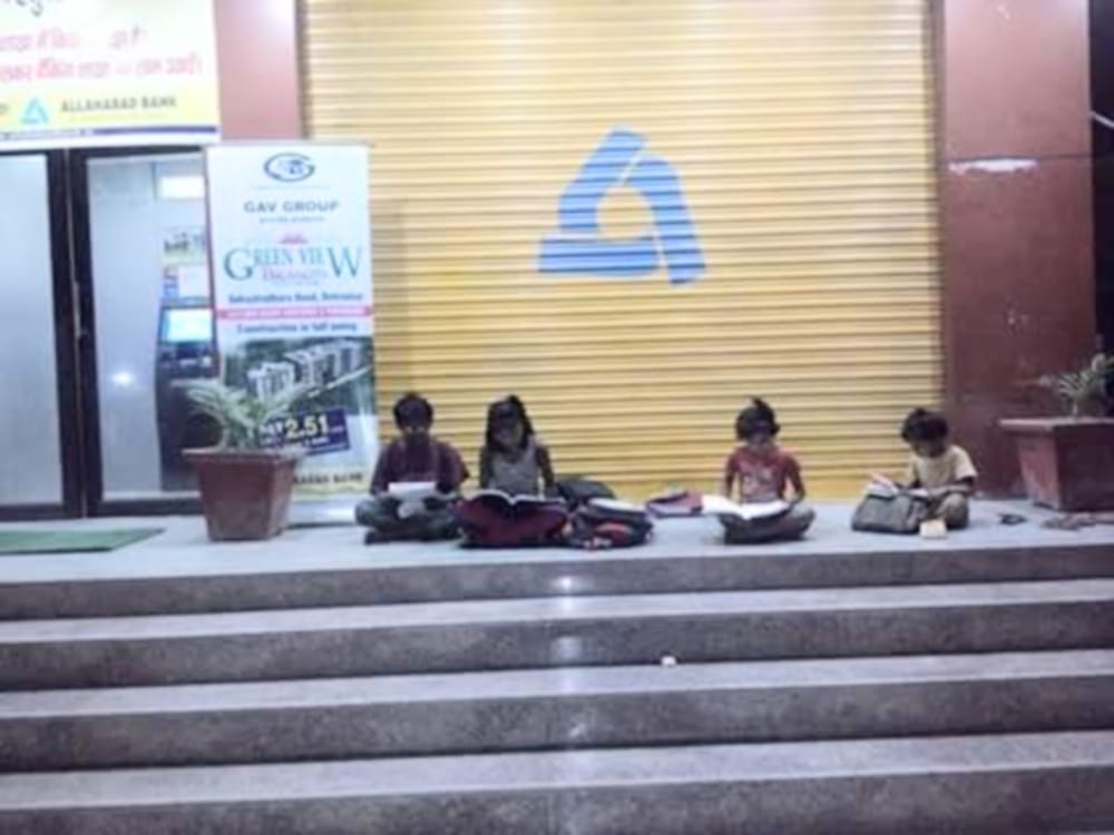 atm guard bijendra singh teach poor children