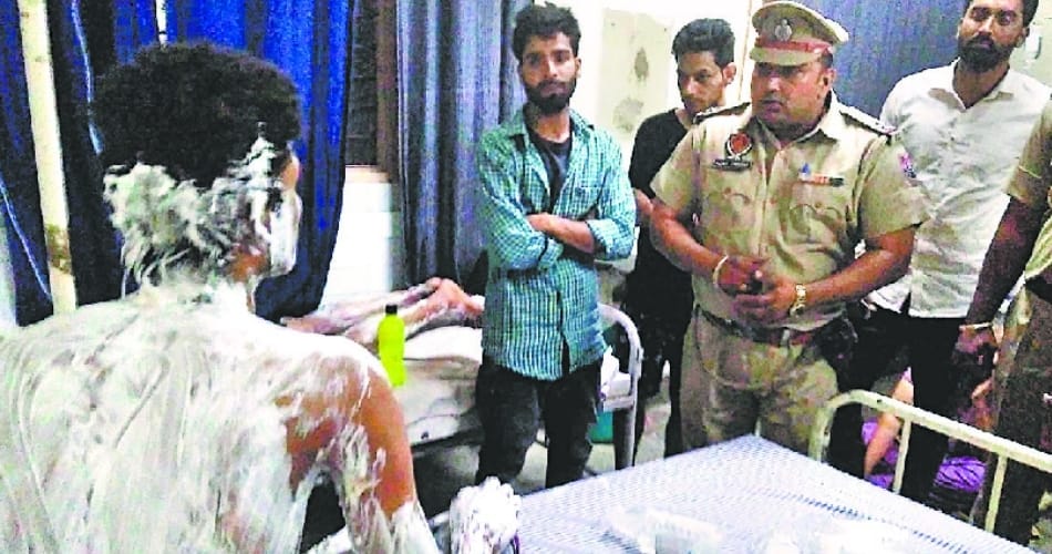 Mohali PG cracked cylinder , 6 youth scorched See Photos