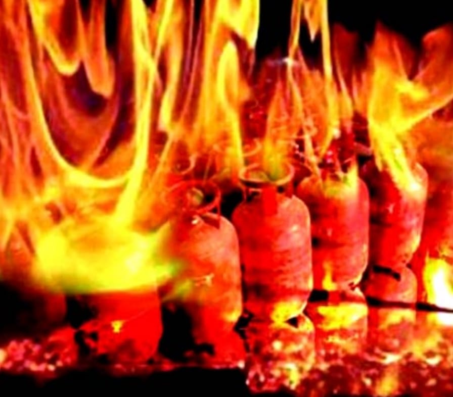fire in tarkulha mela, burn lady