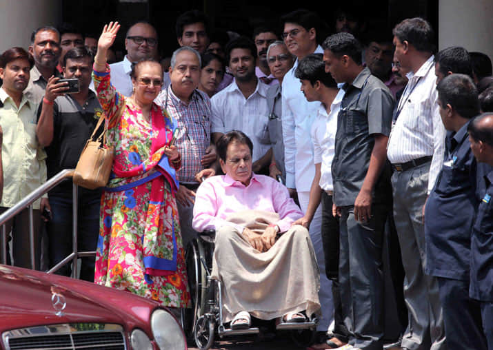 Dilip Kumar has Discharged From Lilavati Hospital