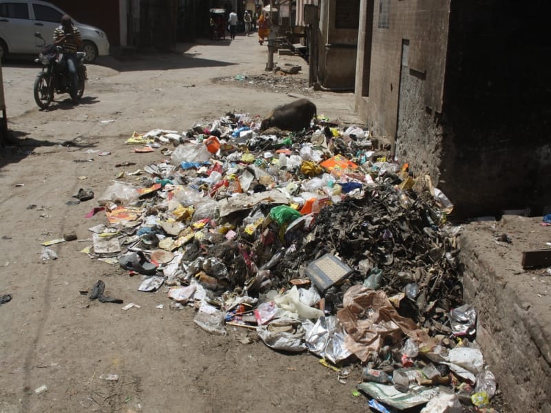 garbage in holy city vrindavan
