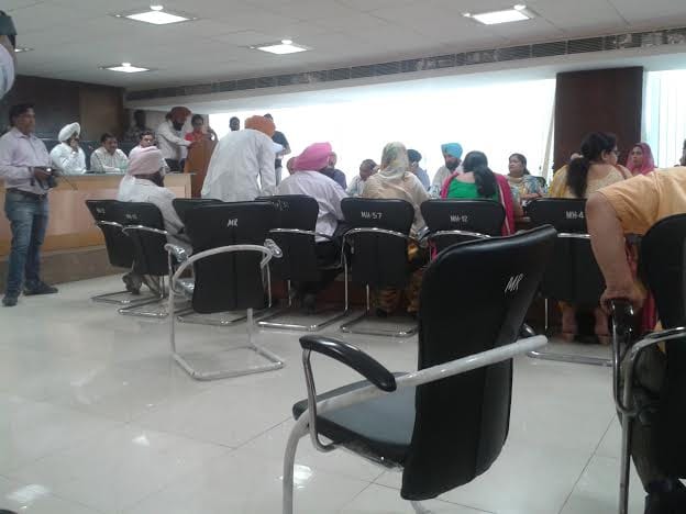 house meeting, nagar nigam meeting, congress mc boycott meeting, mohali