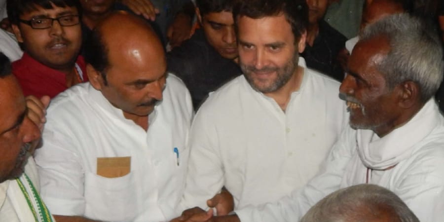 tent fell down in amethi   during rahul gandhi visit