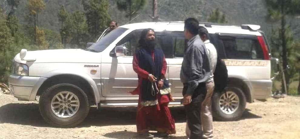 CID raid on Ramlok ashram kandaghat, baba released after arrest.