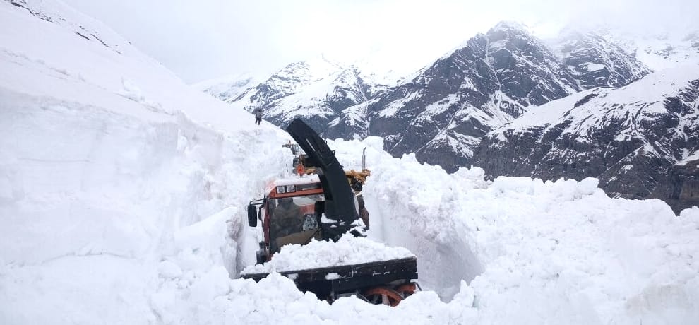 BRO working hard to open Manali Leh road very soon.