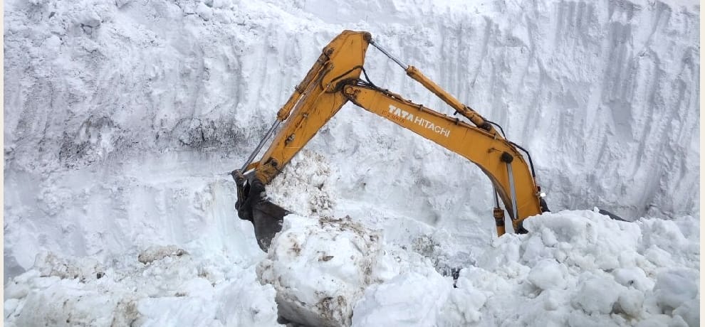 BRO working hard to open Manali Leh road very soon.