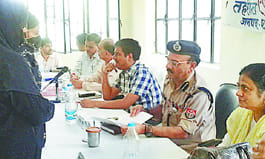 Used complainant, Tehsil Day deserted
