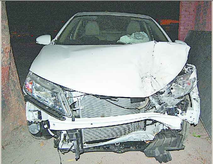 blue light car meerut