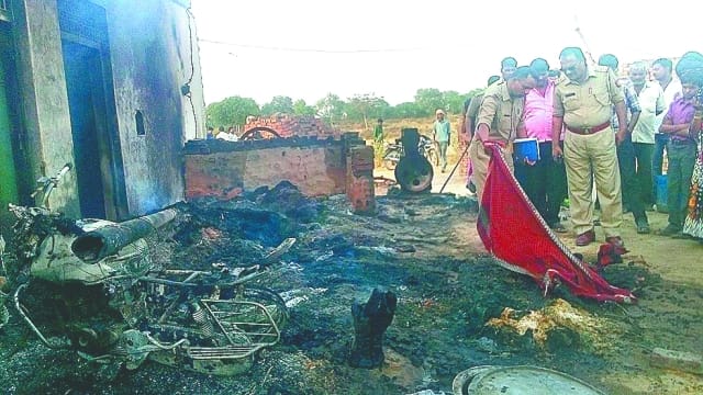 mahila jinda jali