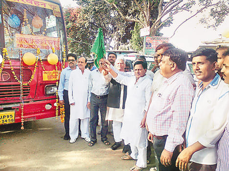 Charkhari Jhansi bus service