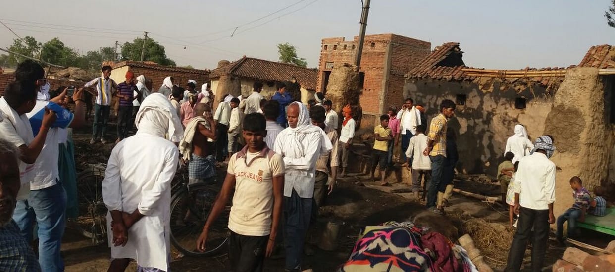 27 huts burn in fire