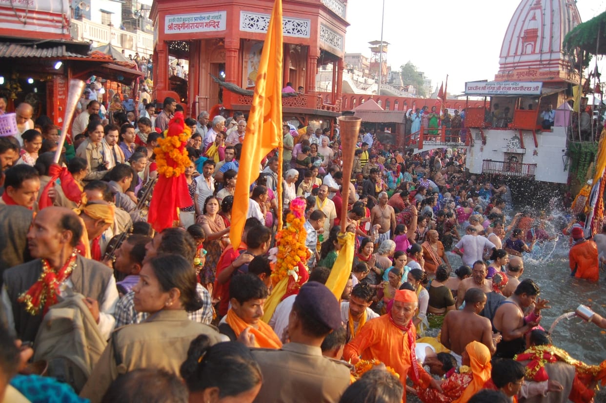 Akhara Parishad big decision for fake Shankaracharya