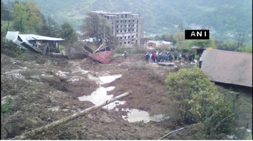 Arunachal Pradesh: 15 people killed in a landslide in Tawang, many buried