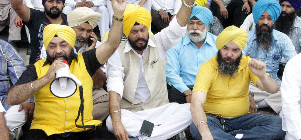 anger against the film 'Santa-Banta', Sikh leaders protest