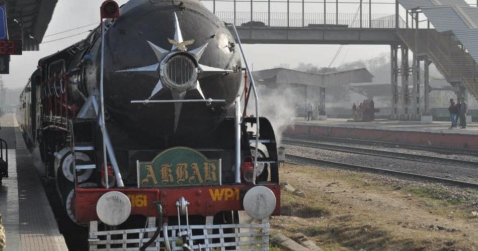 steam engine akbar, samlan khan movie shooting with akbar engine
