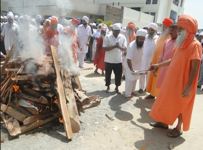 sant amrik dev funeral, nirmal kutia sant funeral, kalpana chawla uncle funeral