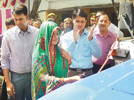 Thirsty villages supplied with water from tankers start