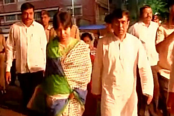 Trupti Desai performs puja at Trimbakeshwar Temple