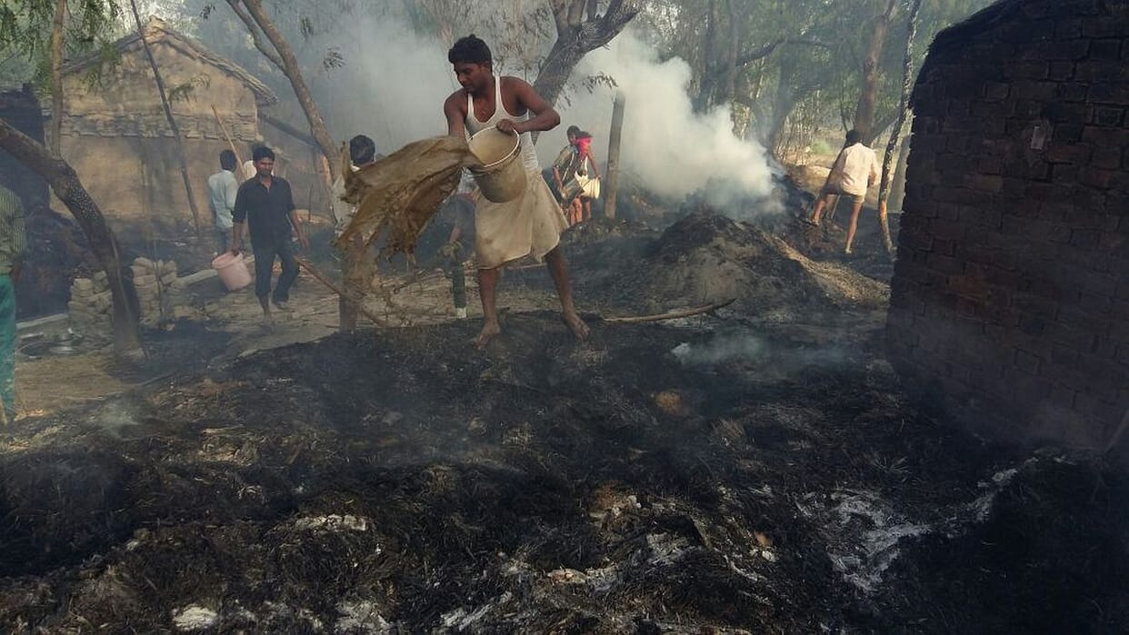 17 houses burnt in two villages in Amethi
