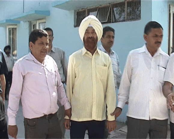 crime, bribe case, railway section engineer taking bribe, section engineer arrest, chandigarh