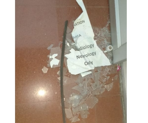 A man attacked on doctors and nurses in Lohia Institute.