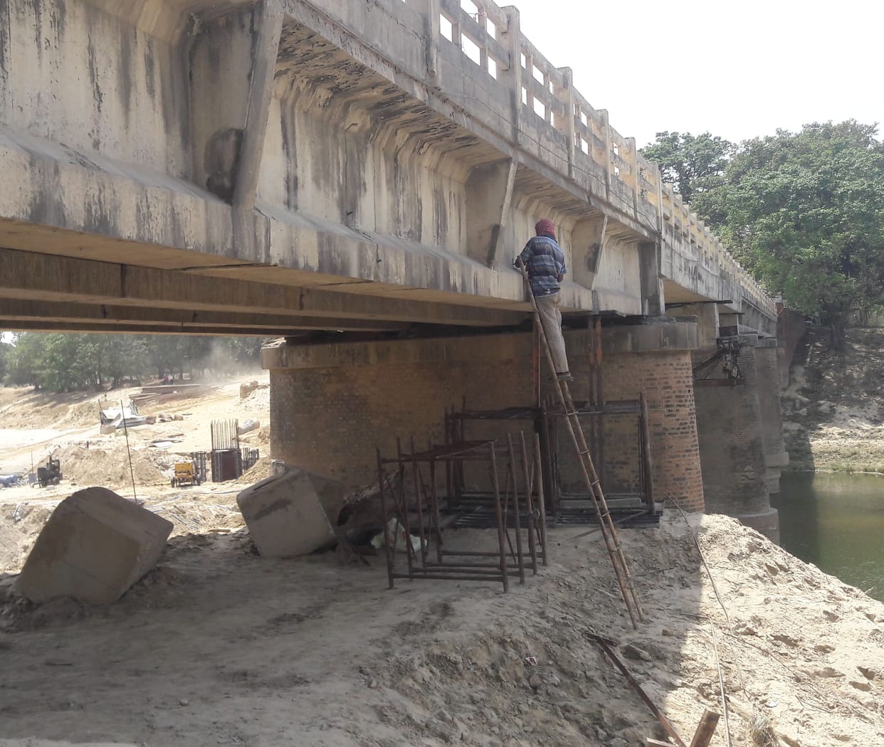 Darka Kkrhin bridge, traffic stalled