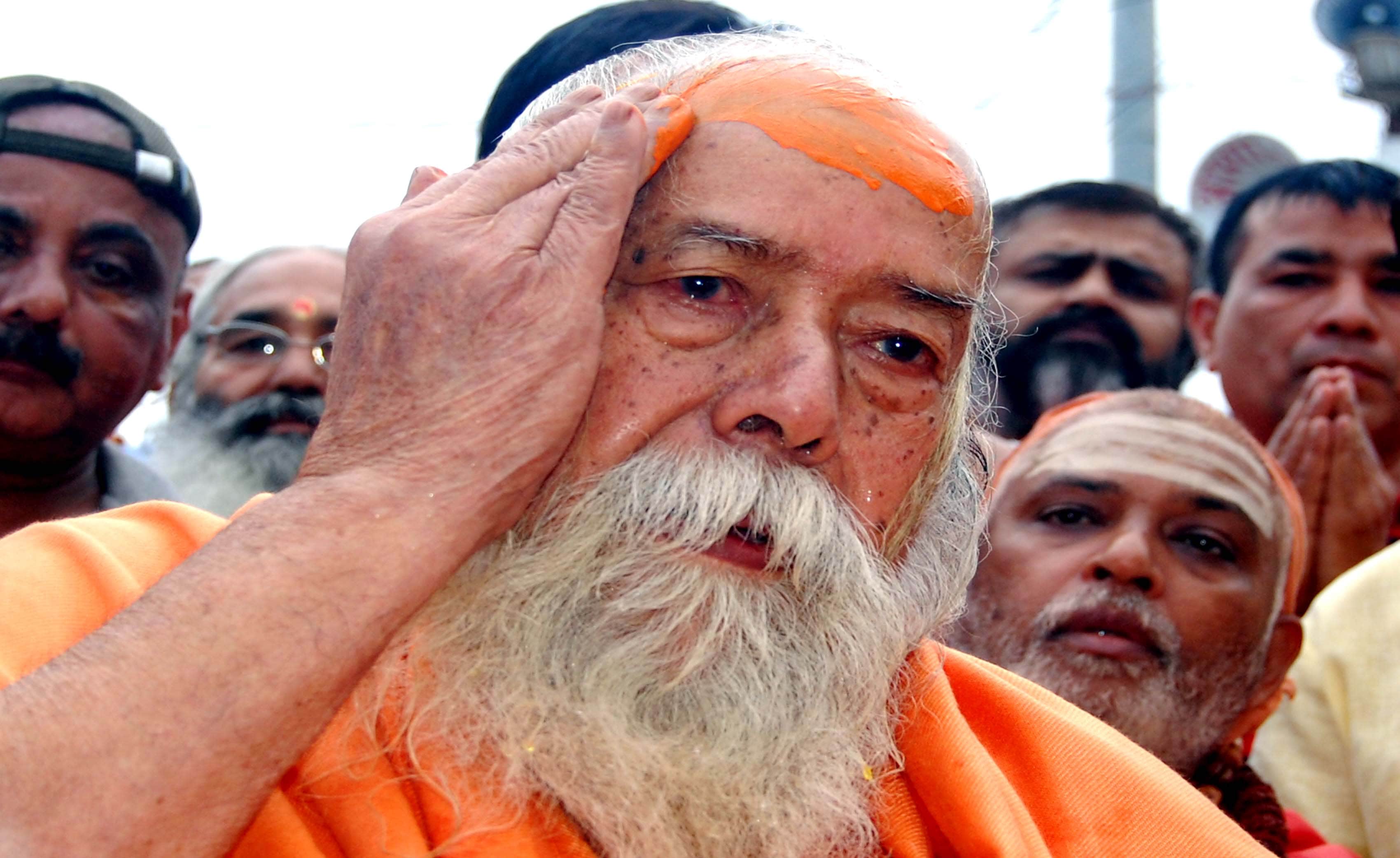 swami swarupanand sarasvati said about alcohal in uttarakhand 