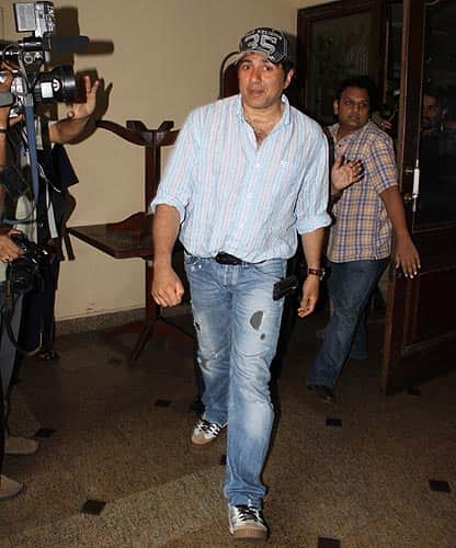 Fwice stall the shoot of Sunny Deol's 'Bhaiyyaji Superhitt'