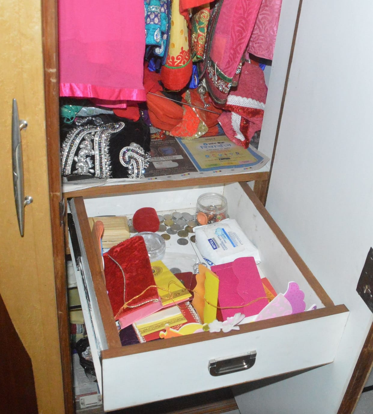  Five, including three students arrested in theft