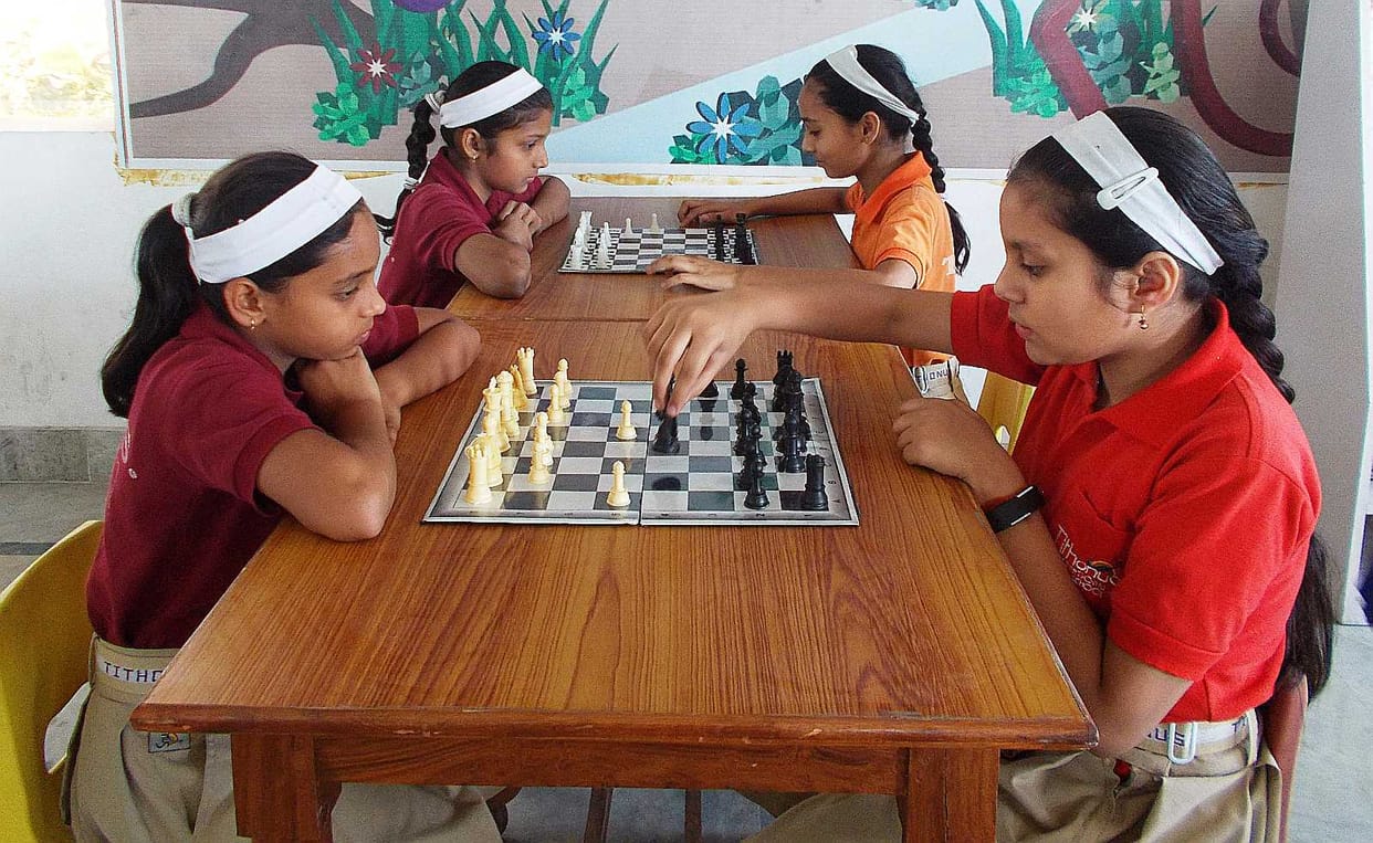 Children's chess competitors The spectacular performance in