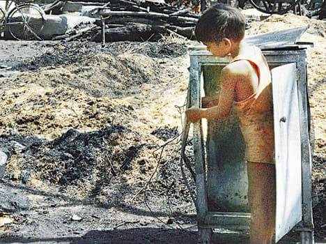 37 house in Kannauj ashes, burnt child