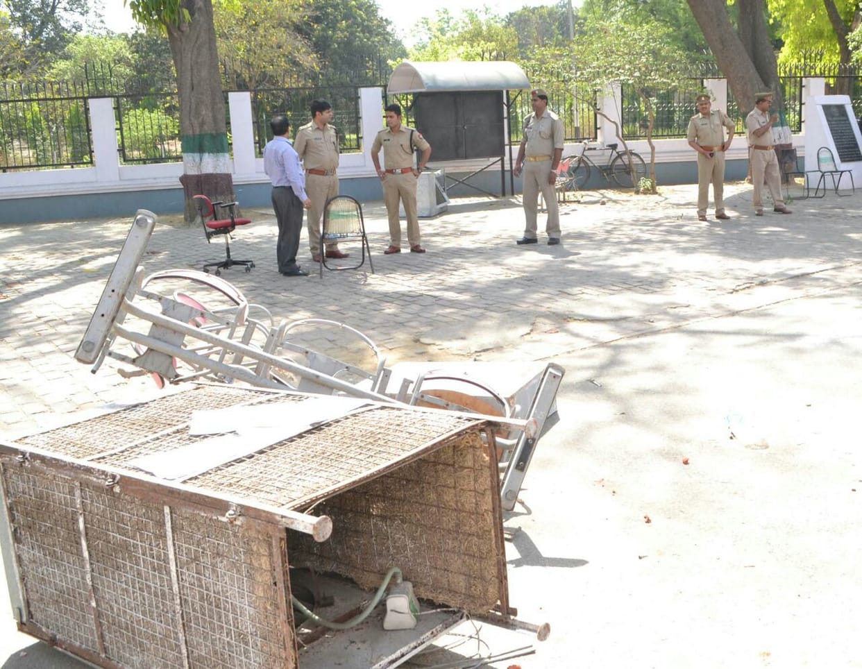 Clash in AMU a student killed in firing.