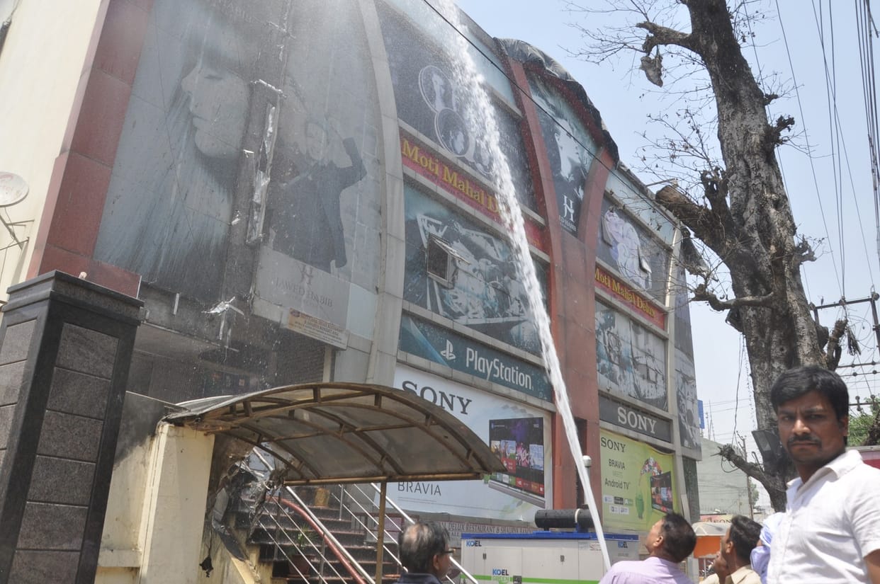 fire in moti mahel hotel