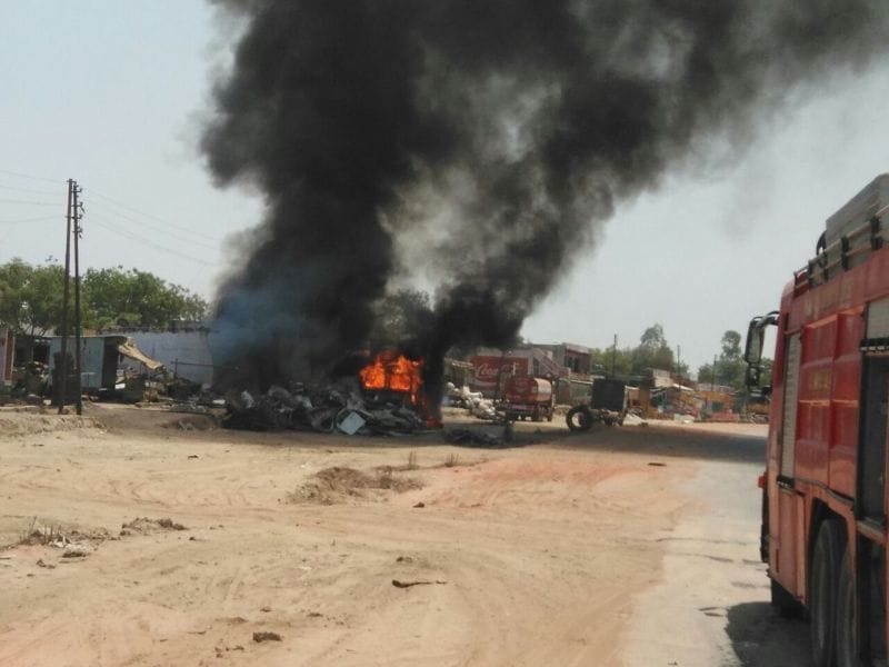 lpg vehicle cougt fire in mathura