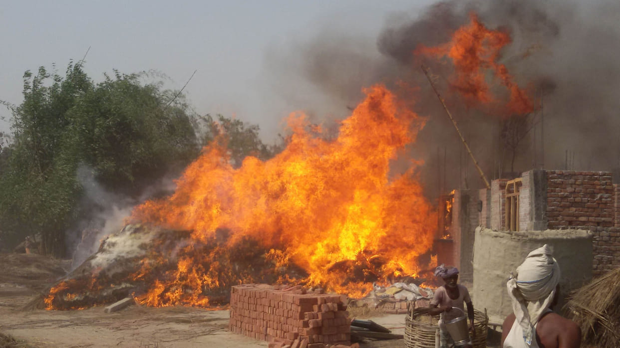  445 houses caught fire