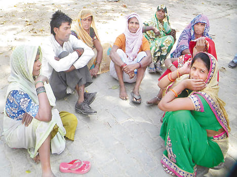 Husband, wife hanged after row