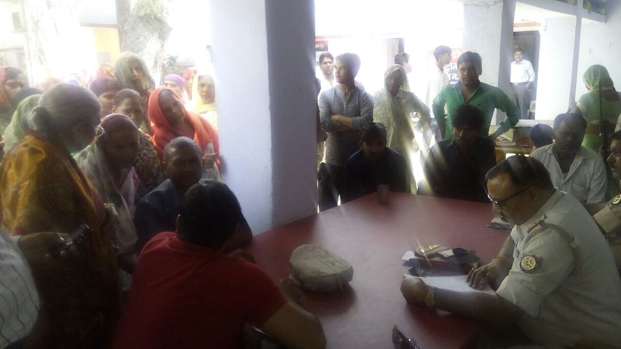 Women colony erupted on alcohol sales