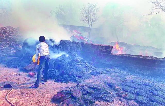 Sikri two dozen houses burnt