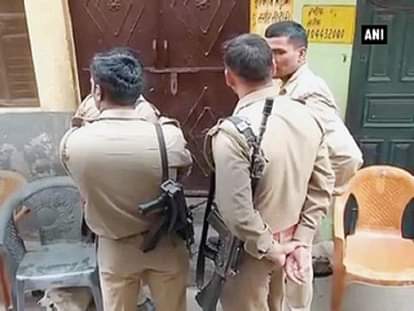 Sub-Inspector killed in Greater Noida encounter 