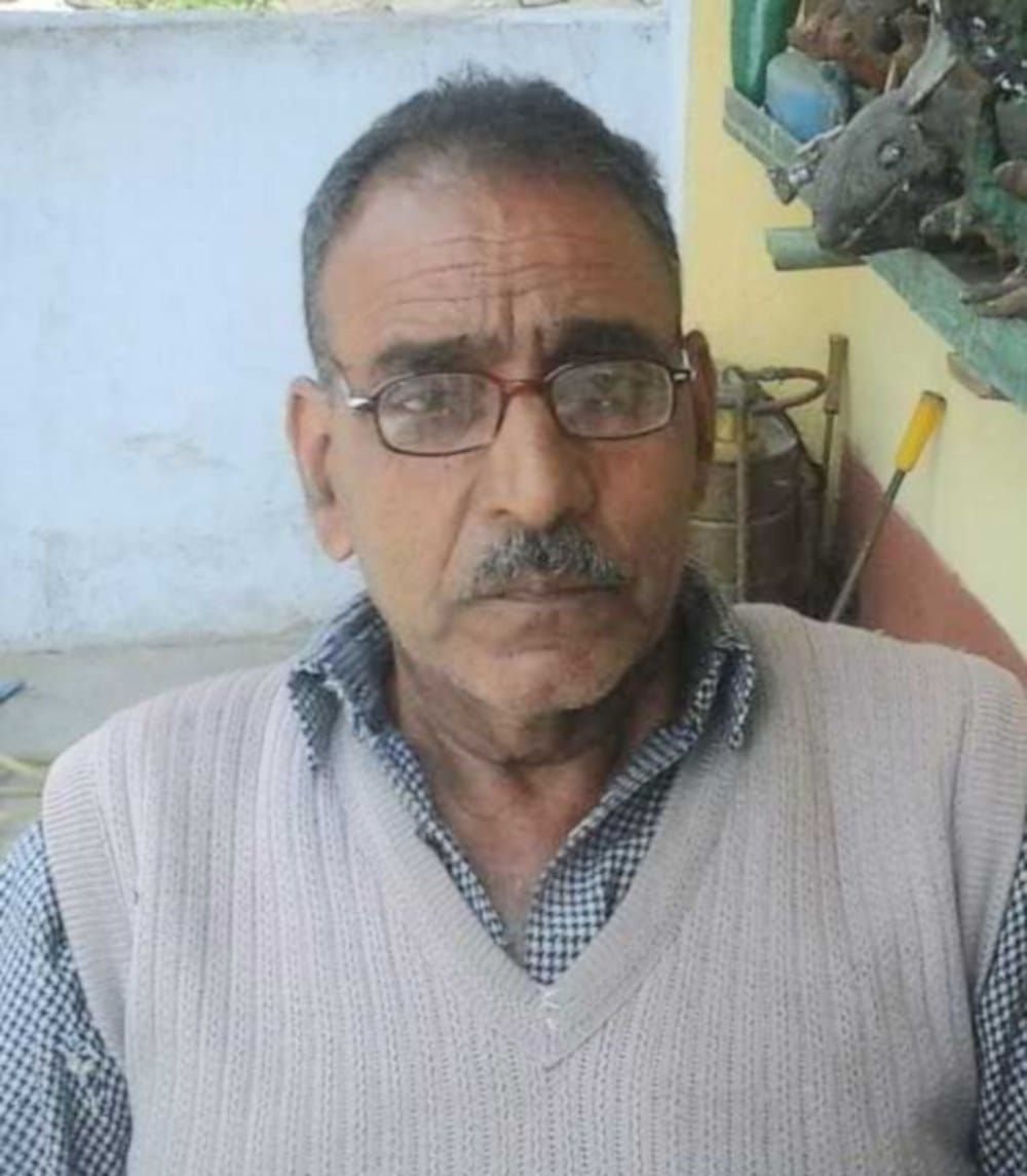 retired Soldier provide water to village