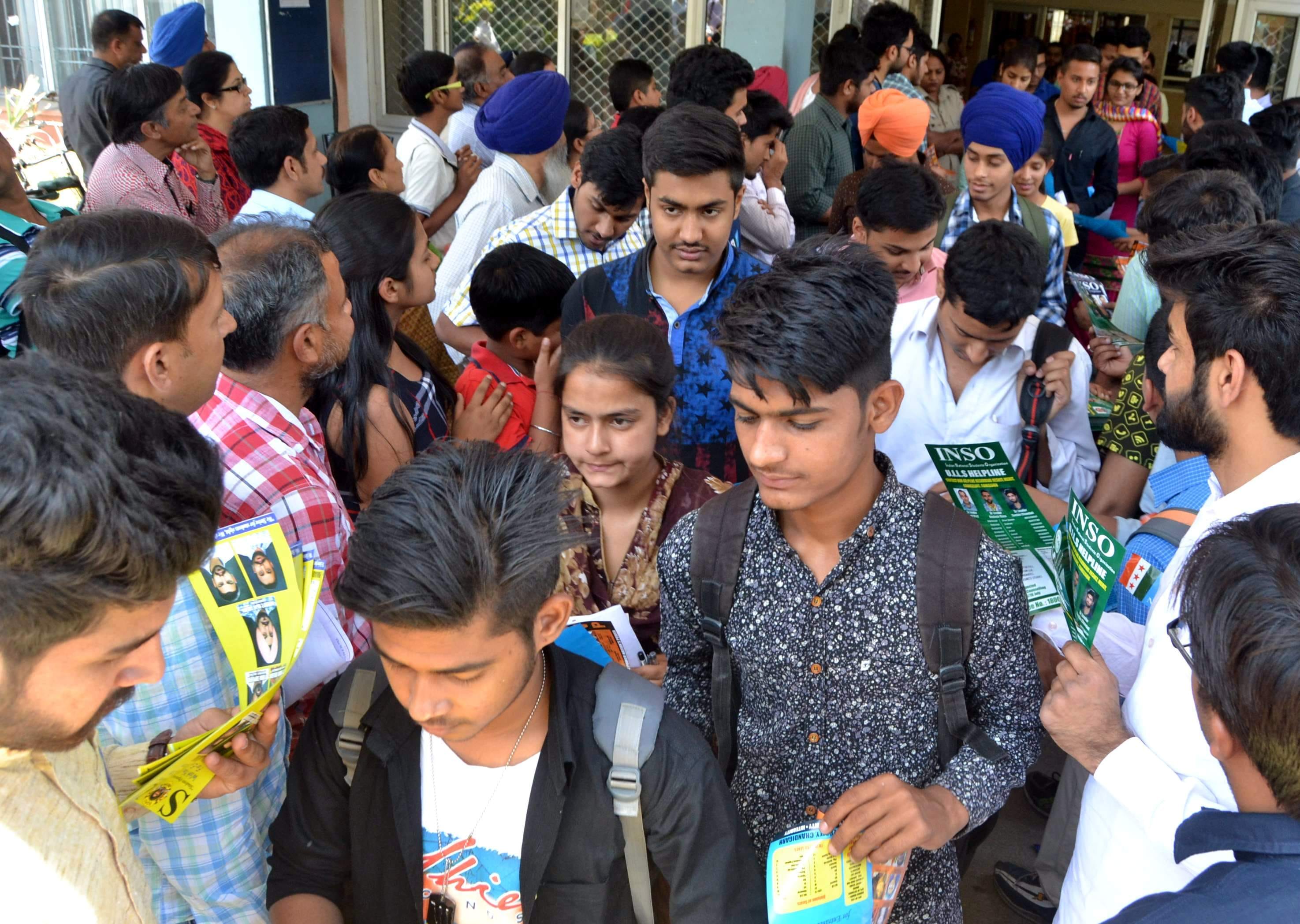 law enterence test, punjab university, written test, ba, bcom, student, pu, chandigarh
