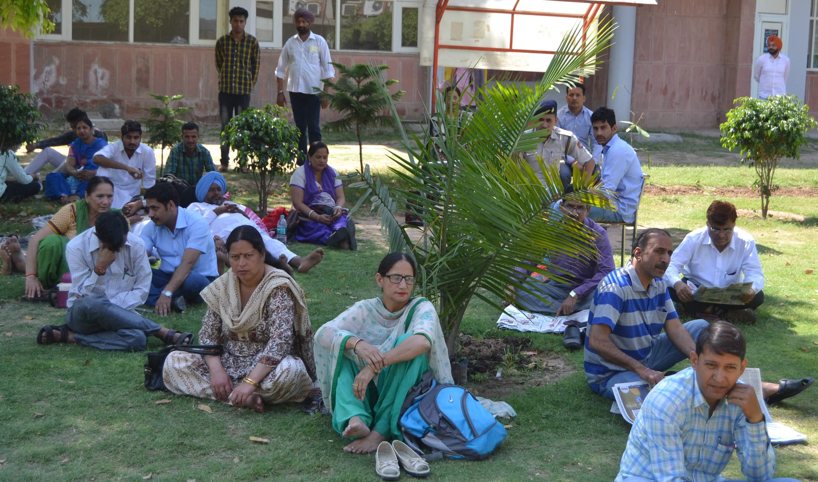law enterence test, punjab university, written test, ba, bcom, student, pu, chandigarh