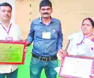 Two Pradhans got prize in Jamshedpur
