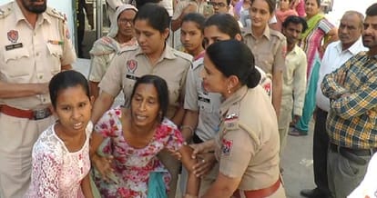 suicide incident, encroachment case, lady try to attempy suicide with children, sangrur, punjab