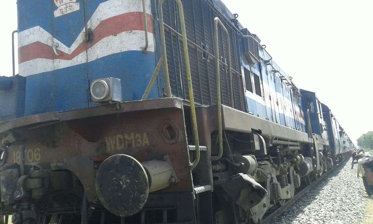 One died by cutting from the train
