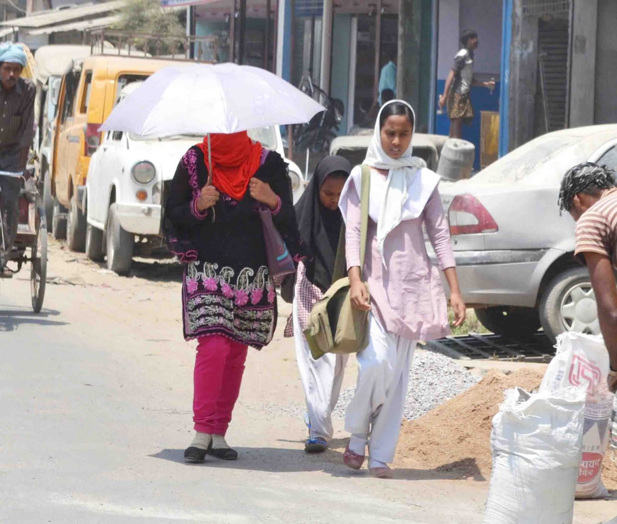two lakh population suffered for water and electricity