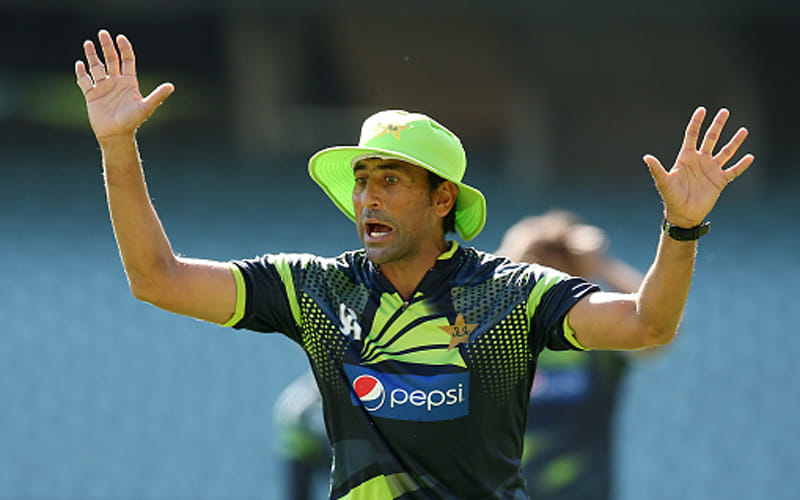 younis khan returned home during pakistan cup