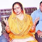 देवबंद में पत्रकारों से वार्ता करती साध्वी प्राची। 