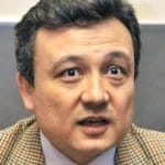 डोलकुन ईसा 2006 में जर्मनी की नागरिकता ले चुके हैं।